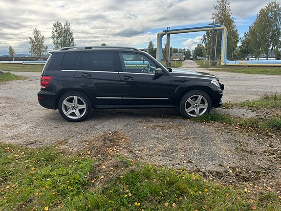 Mercedes-Benz GLK220 4 of 8