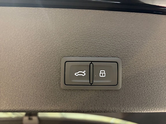 Audi e-tron Sportback 13 of 16