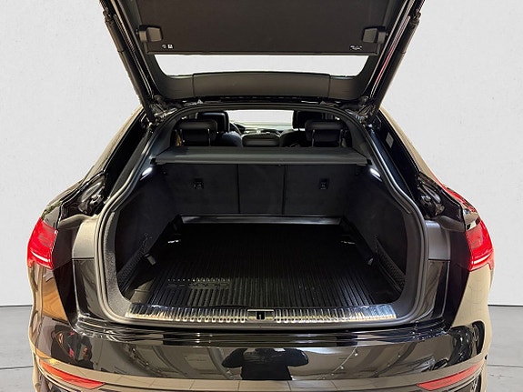 Audi e-tron Sportback 12 of 16