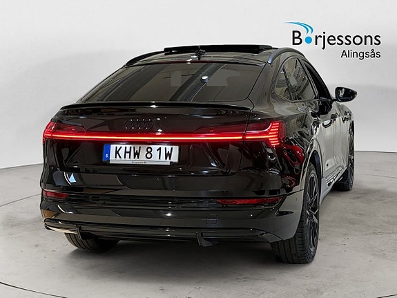 Audi e-tron Sportback 3 of 16