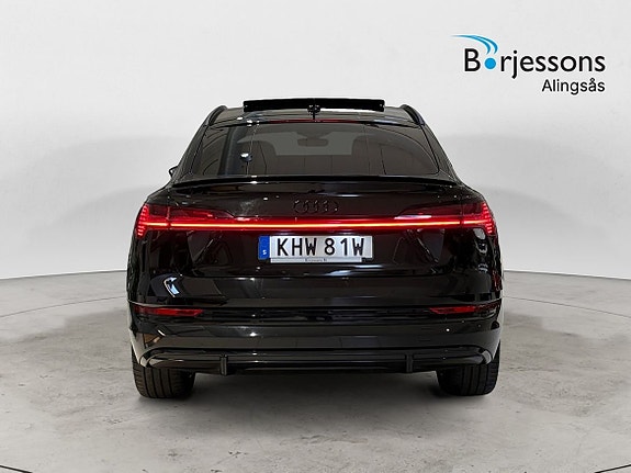 Audi e-tron Sportback 4 of 16
