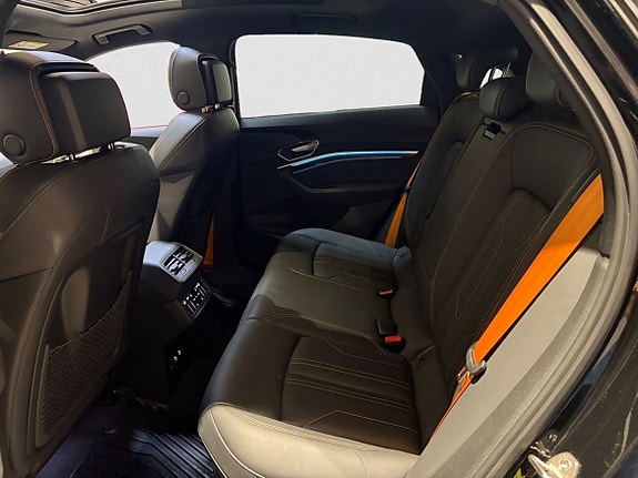Audi e-tron Sportback 10 of 16