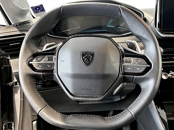 Peugeot 208 7 of 15