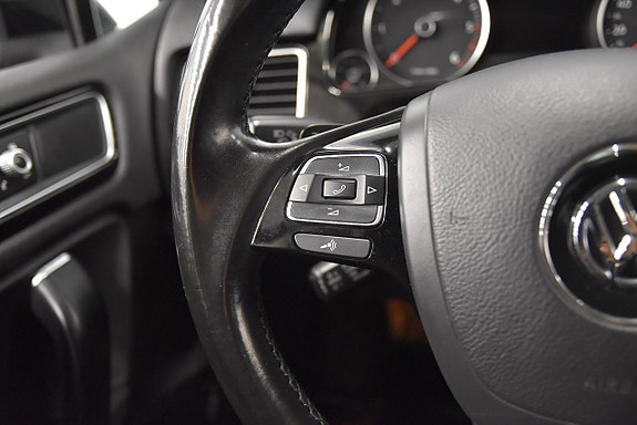 VOLKSWAGEN TOUAREG 3.0 V6 TDI 204ch R-LINE 4MOTION BVA Volant chauffant Sièges cuir Caméra de recul Attelage
