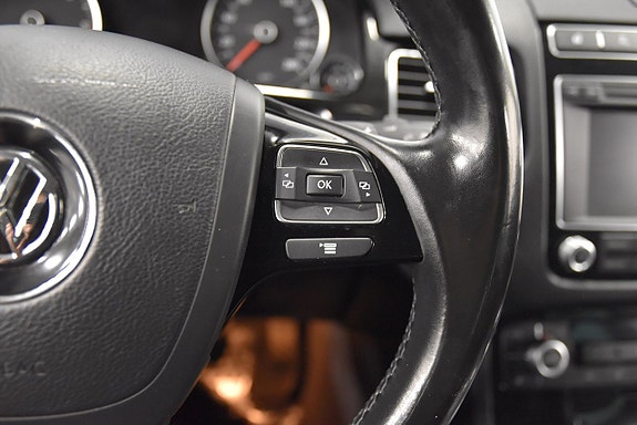 VOLKSWAGEN TOUAREG 3.0 V6 TDI 204ch R-LINE 4MOTION BVA Volant chauffant Sièges cuir Caméra de recul Attelage