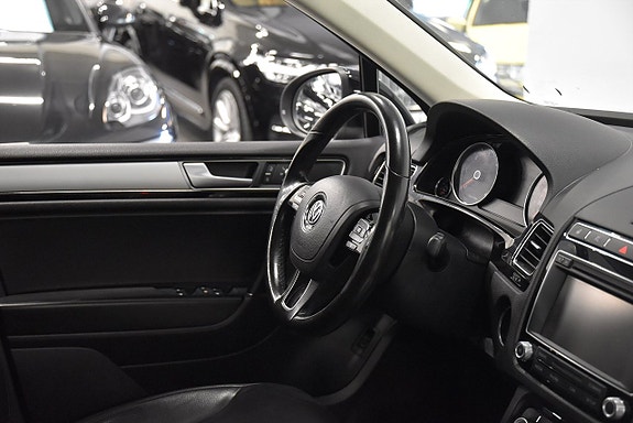 VOLKSWAGEN TOUAREG 3.0 V6 TDI 204ch R-LINE 4MOTION BVA Volant chauffant Sièges cuir Caméra de recul Attelage