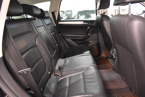VOLKSWAGEN TOUAREG 3.0 V6 TDI 204ch R-LINE 4MOTION BVA Volant chauffant Sièges cuir Caméra de recul Attelage