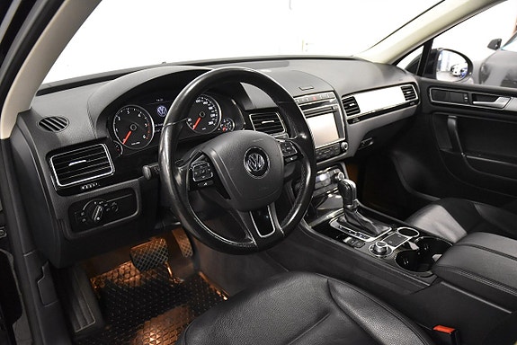 VOLKSWAGEN TOUAREG 3.0 V6 TDI 204ch R-LINE 4MOTION BVA Volant chauffant Sièges cuir Caméra de recul Attelage