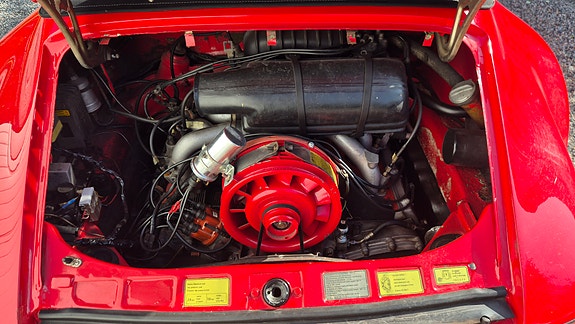 Porsche 911 4 of 6