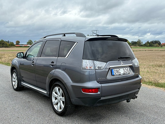 Mitsubishi Outlander 4 of 12