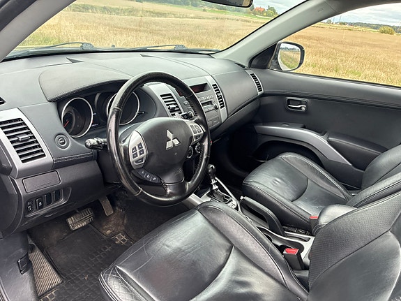 Mitsubishi Outlander 8 of 12