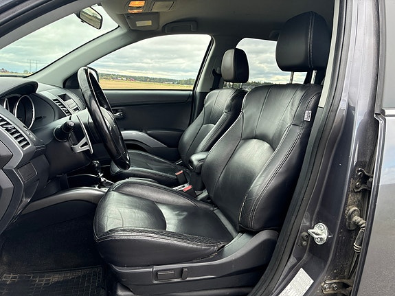 Mitsubishi Outlander 9 of 12