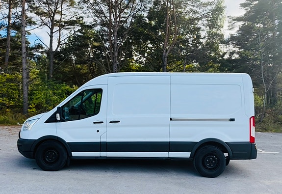 Ford Transit 350 L2 Van 4 of 7