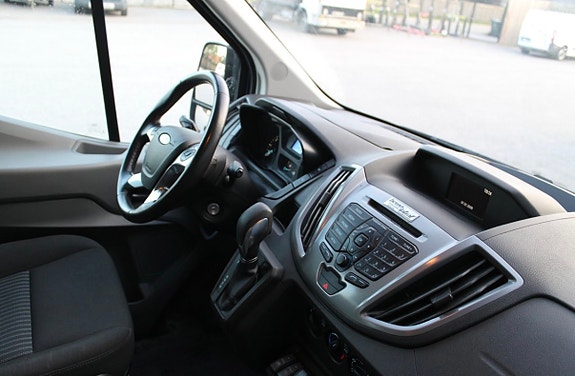 Ford Transit 350 L2 Van 6 of 7