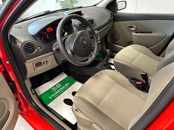 Renault Clio 11 of 20
