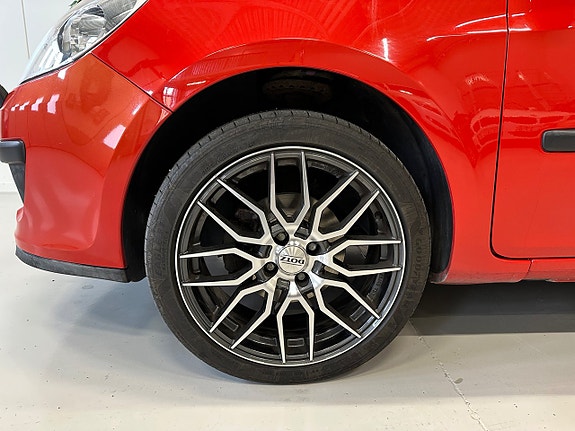 Renault Clio 10 of 20