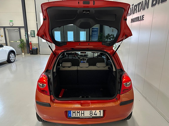 Renault Clio 20 of 20