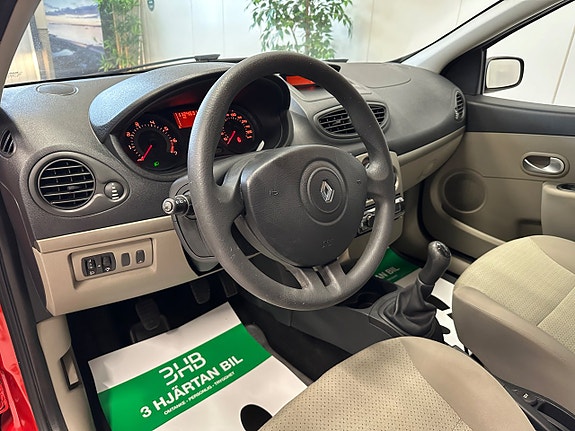 Renault Clio 13 of 20