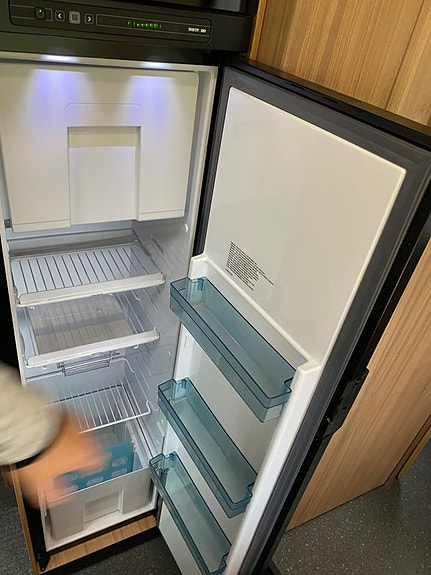 Sun Living S-Series S 75 SC HÖSTKLIPP! Queensbed/ 5 bälten/ Ugn/ Garage 14 of 28