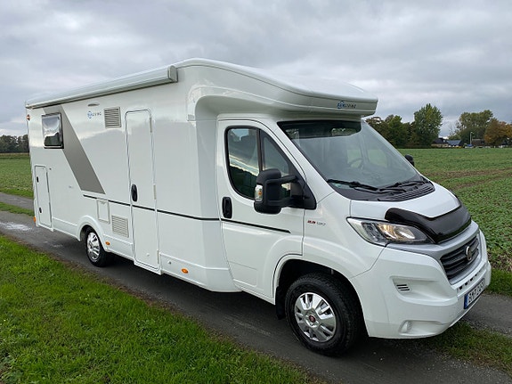 Sun Living S-Series S 75 SC HÖSTKLIPP! Queensbed/ 5 bälten/ Ugn/ Garage