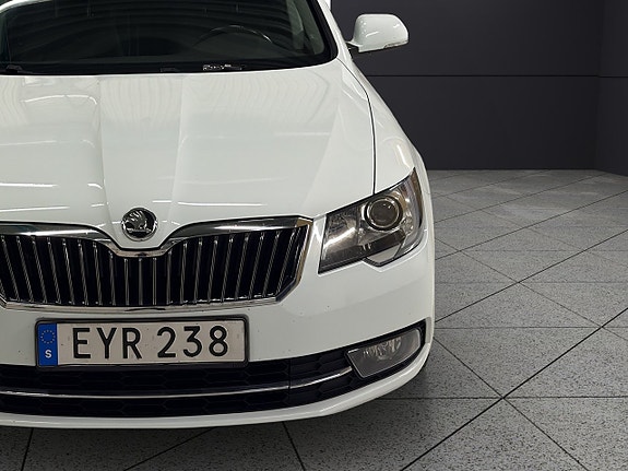 Skoda Superb 9 of 30