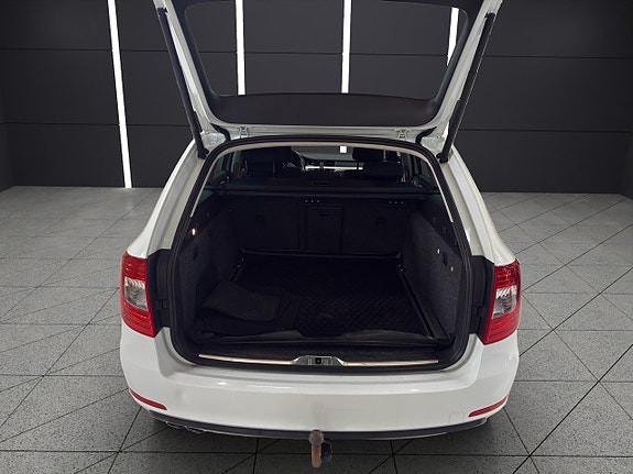 Skoda Superb 13 of 30