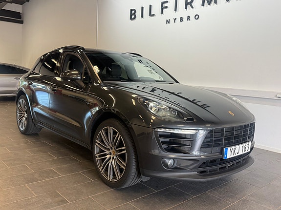 Porsche Macan S 2 of 10