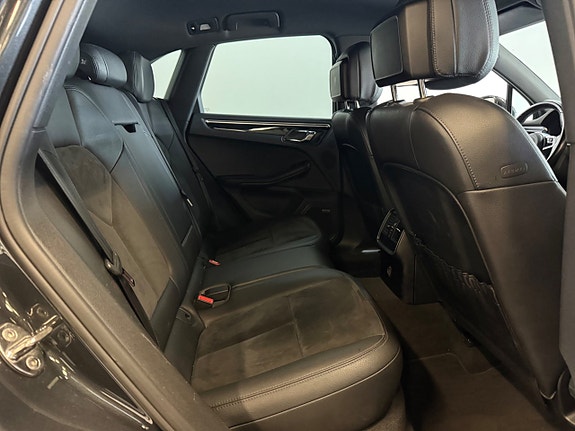 Porsche Macan S 9 of 10