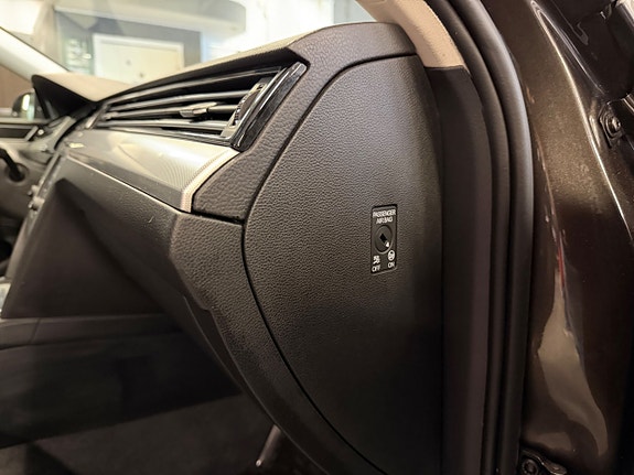 Volkswagen Passat 18 of 25