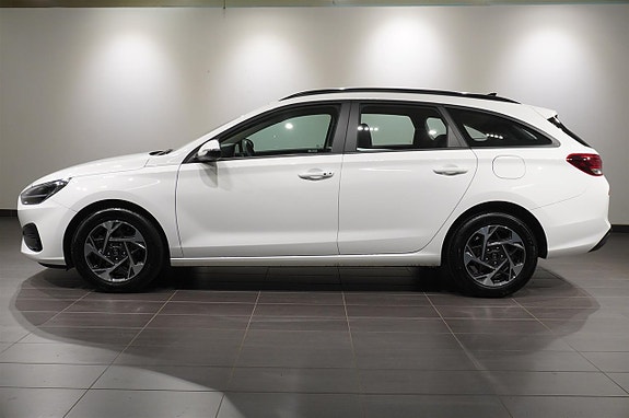 Hyundai i30 2 of 14