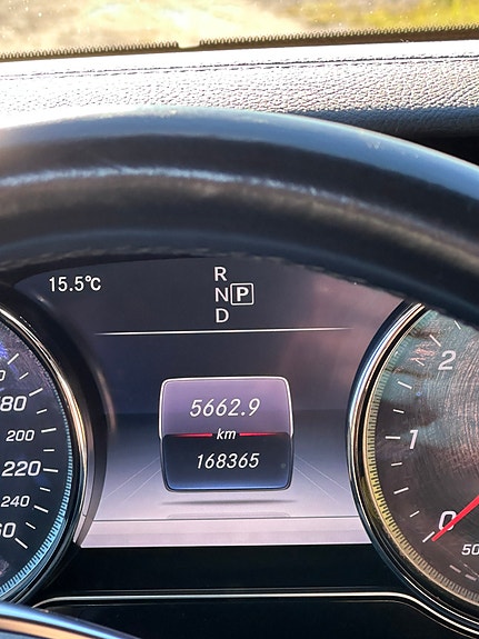 Mercedes-Benz E220 8 of 11