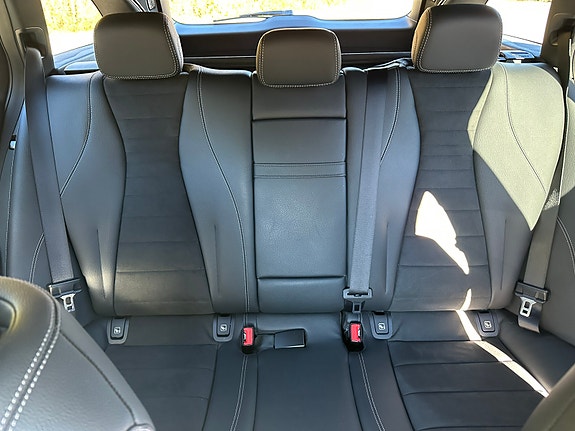Mercedes-Benz E220 7 of 11