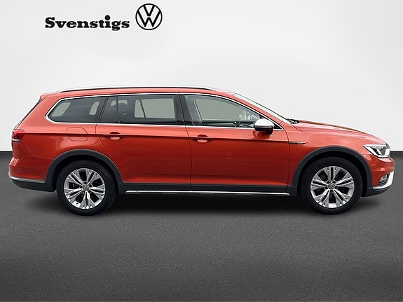 Volkswagen Passat Alltrack 7 of 13