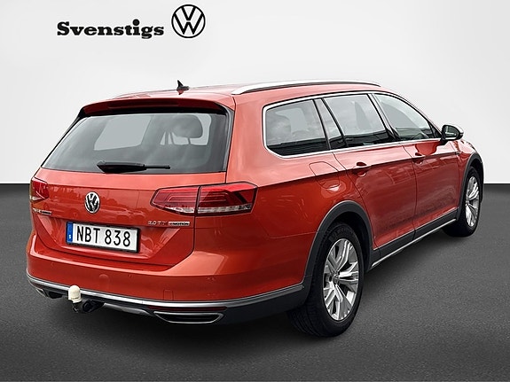 Volkswagen Passat Alltrack 6 of 13