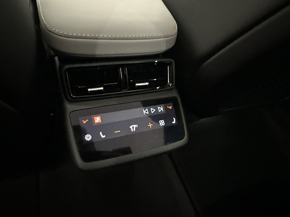 Polestar 4 28 of 30