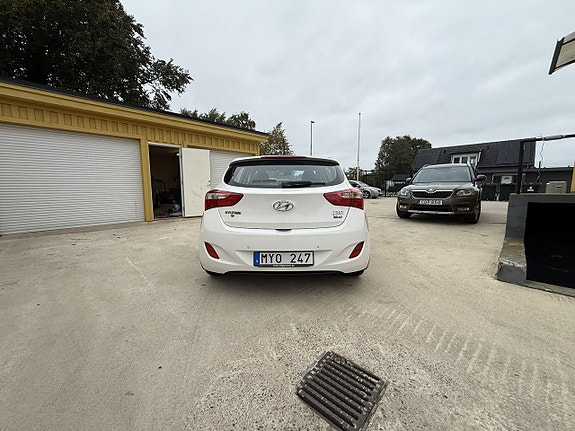 Hyundai i30 8 of 13