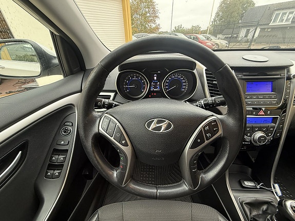 Hyundai i30 10 of 13