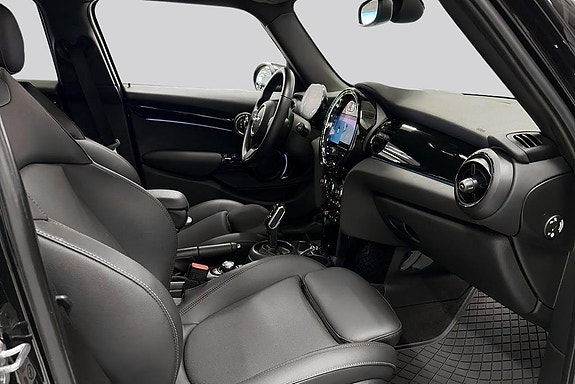 MINI Cooper 11 of 17