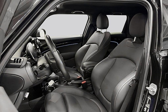 MINI Cooper 8 of 17