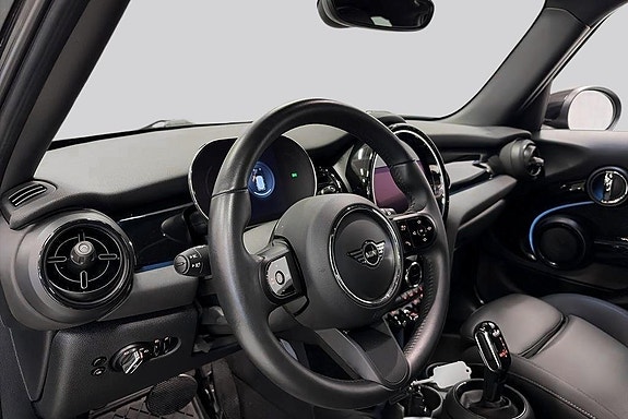 MINI Cooper 10 of 17