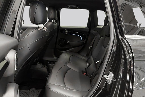 MINI Cooper 9 of 17