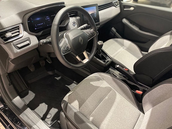 Renault Clio 14 of 18