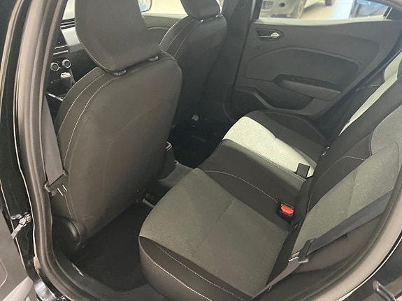 Renault Clio 10 of 18