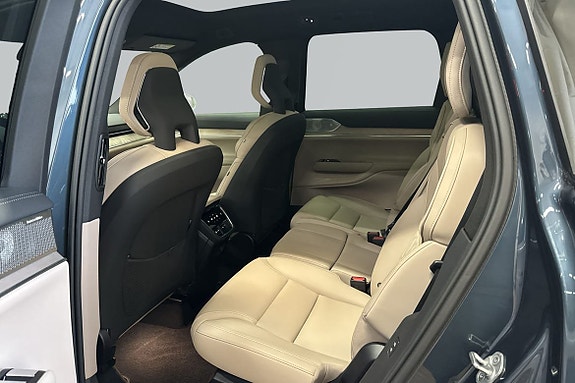 Volvo EX90 7 of 25