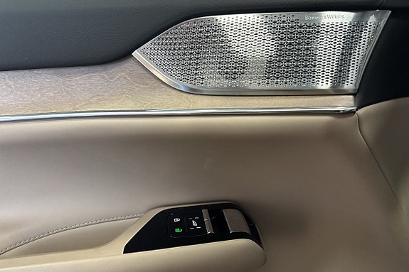 Volvo EX90 16 of 25