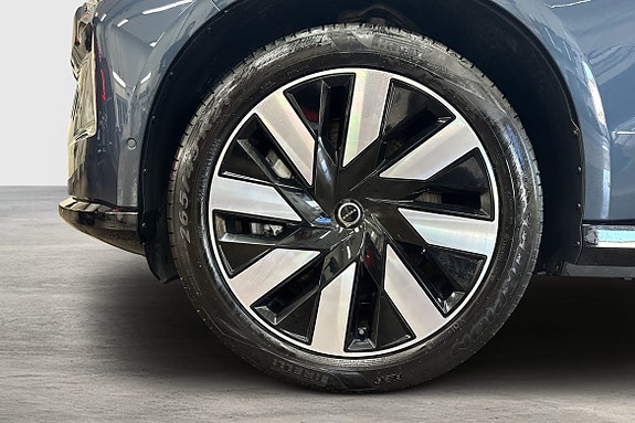 Volvo EX90 10 of 25