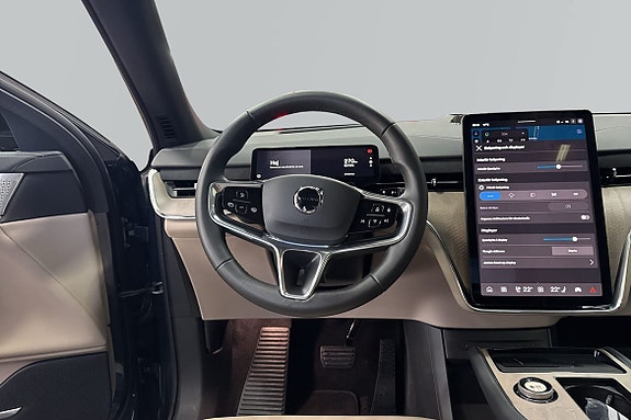 Volvo EX90 11 of 25