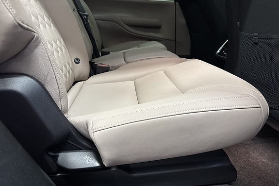 Volvo EX90 23 of 25