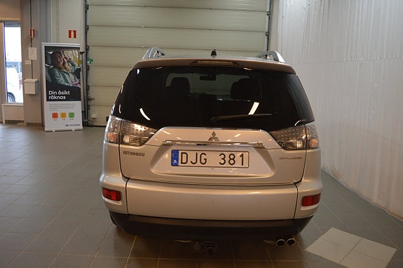 Mitsubishi Outlander 4 of 18