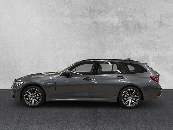 BMW 330e 2 of 30